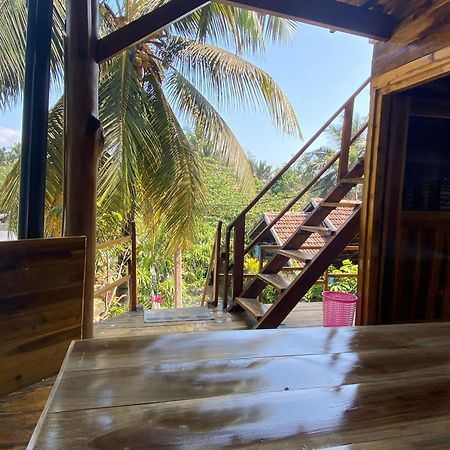 Surf Beach Hotel Arugam Kudah Eksteriør bilde