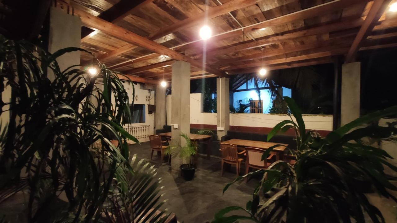 Surf Beach Hotel Arugam Kudah Eksteriør bilde