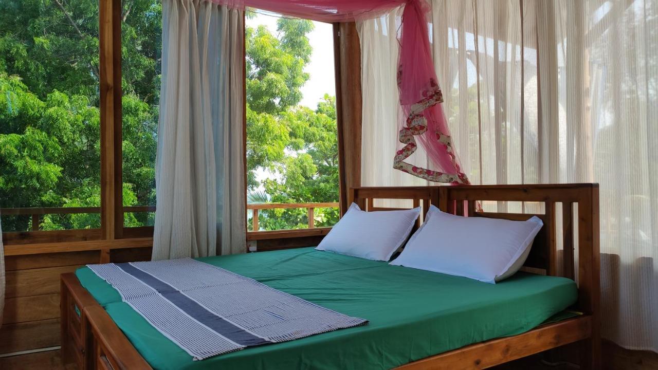 Surf Beach Hotel Arugam Kudah Eksteriør bilde