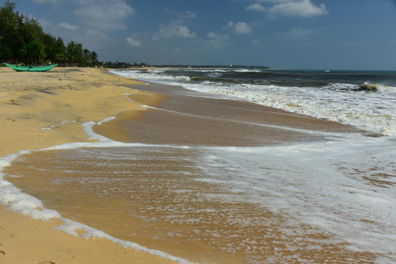 Surf Beach Hotel Arugam Kudah Eksteriør bilde